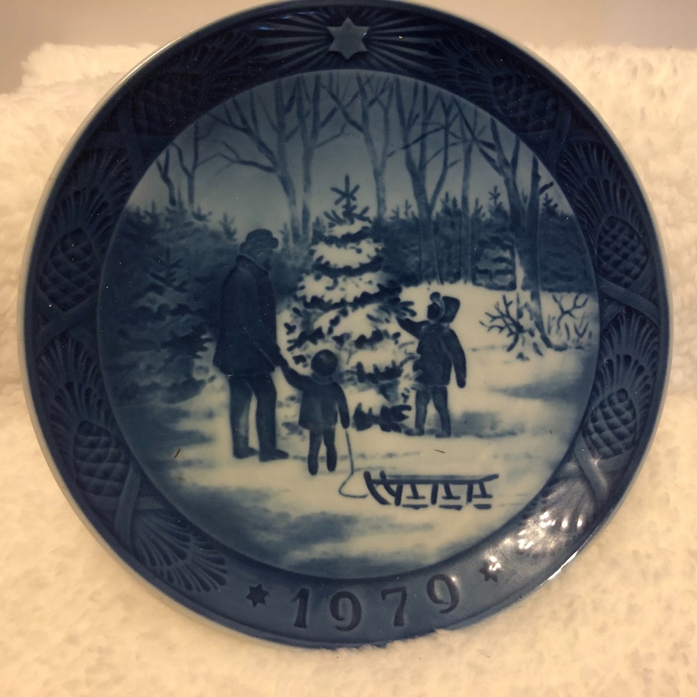 1979 Royal Copenhagen Christmas Plate